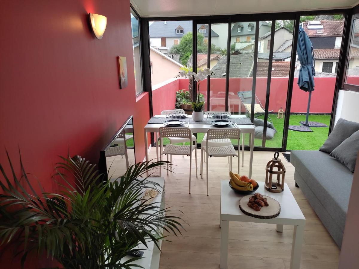 Air-Conditioned Flat With Terrace - Private & Independent - Lourdes Exteriör bild